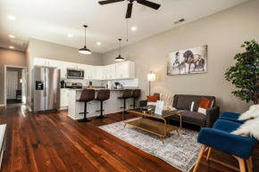 Historic CozySuites 4BR 2BA with modern touches!